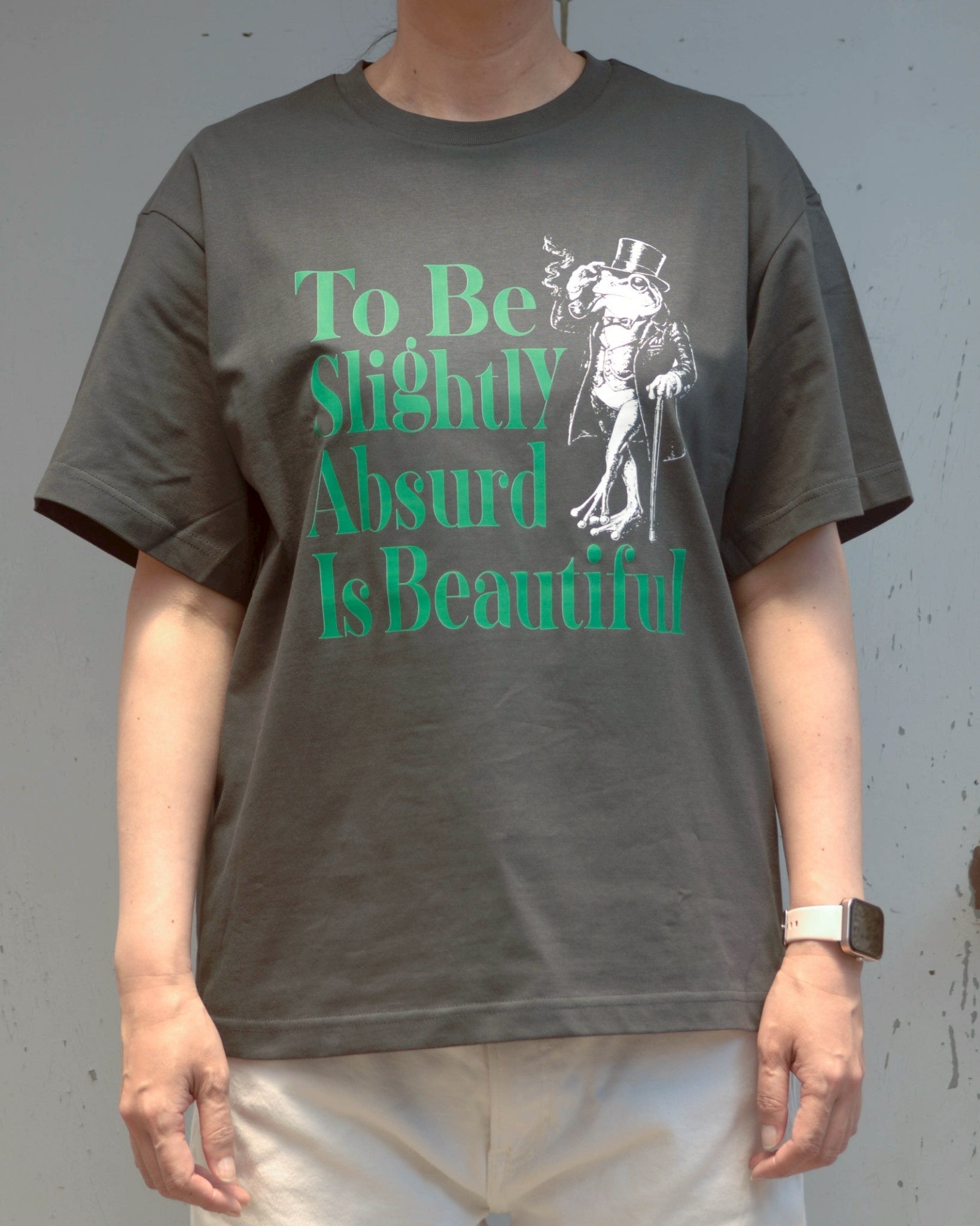 The Gentleman Frog TEE [SUMI]