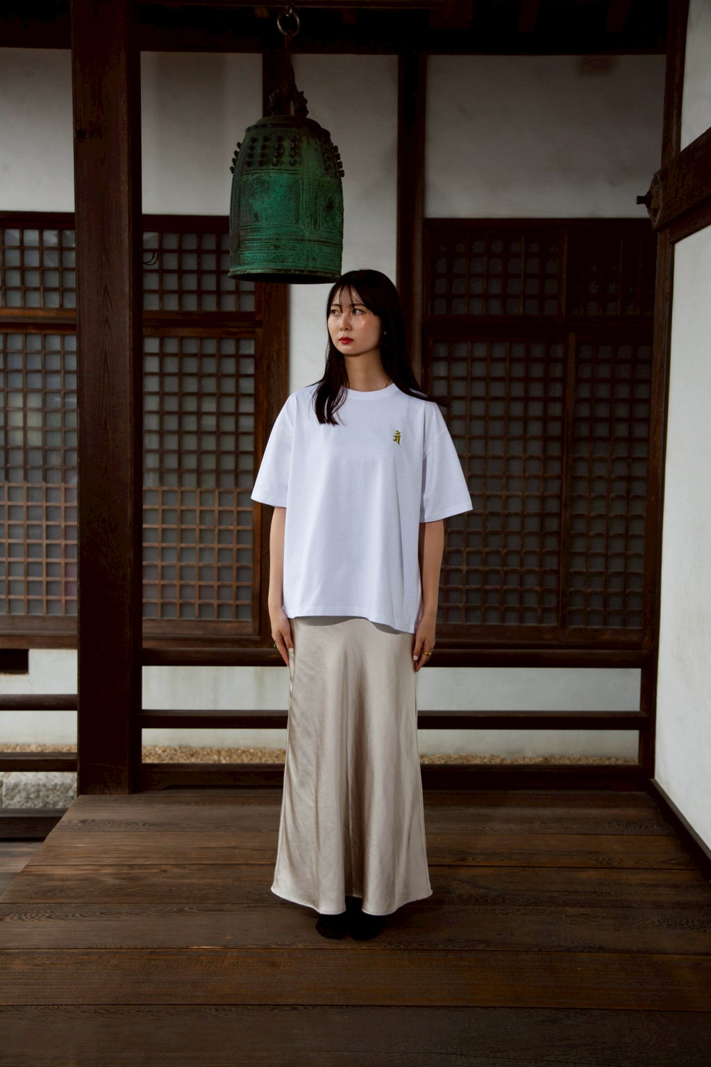 文殊菩薩 BOX SILHOUETTE TEE [WHITE]
