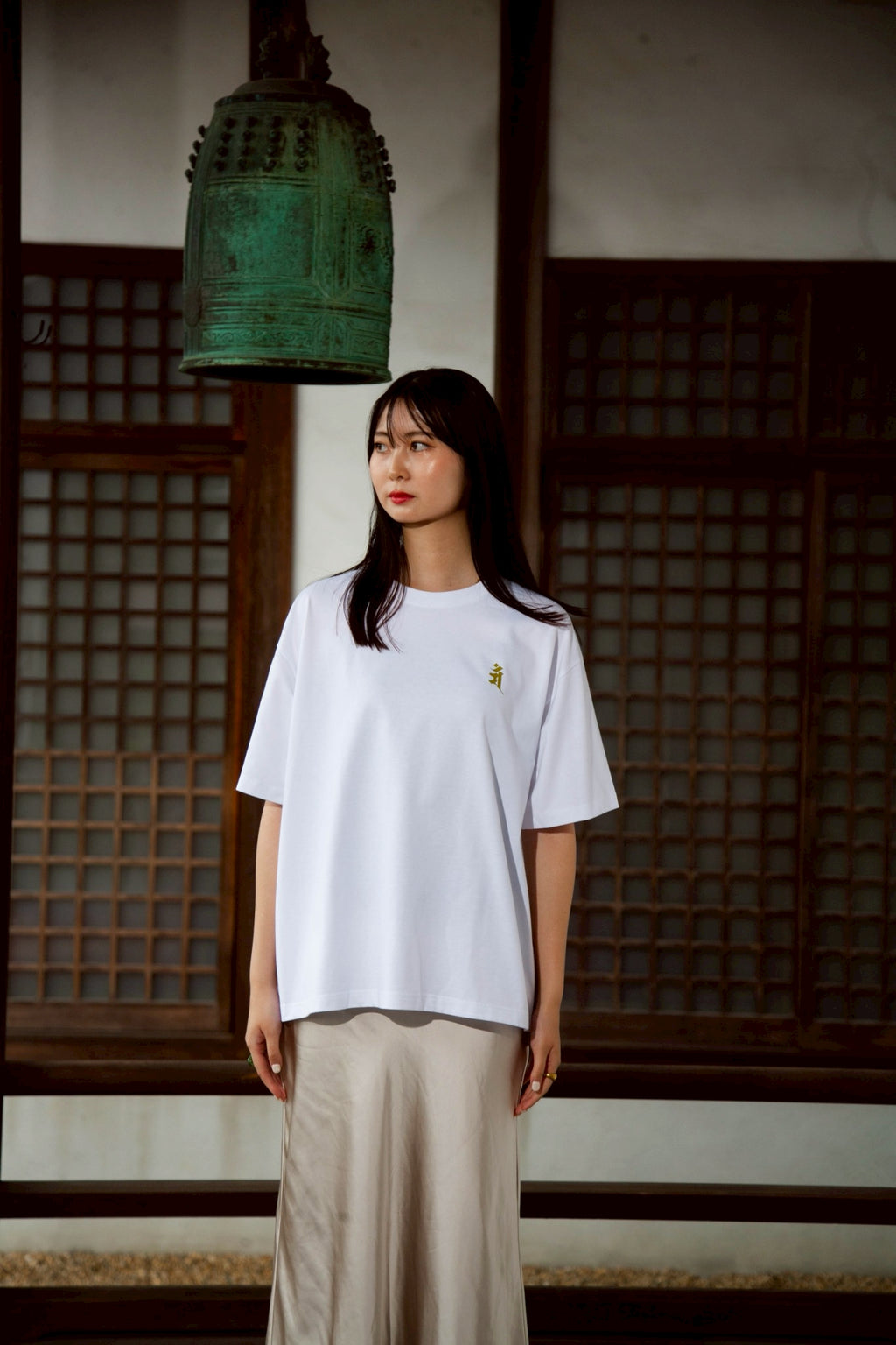 文殊菩薩 BOX SILHOUETTE TEE [WHITE]