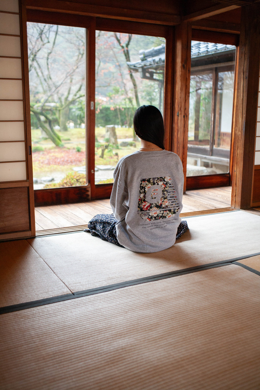 COL ROND FLEURI【FRISSON】